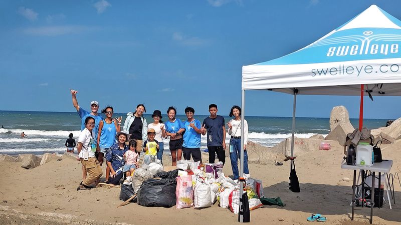 swelleye beach cleanup